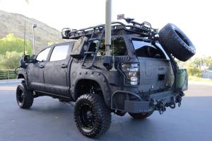 Toyota Tundra CrewMax 4x4 Zombie Apocalypse 2013 года 